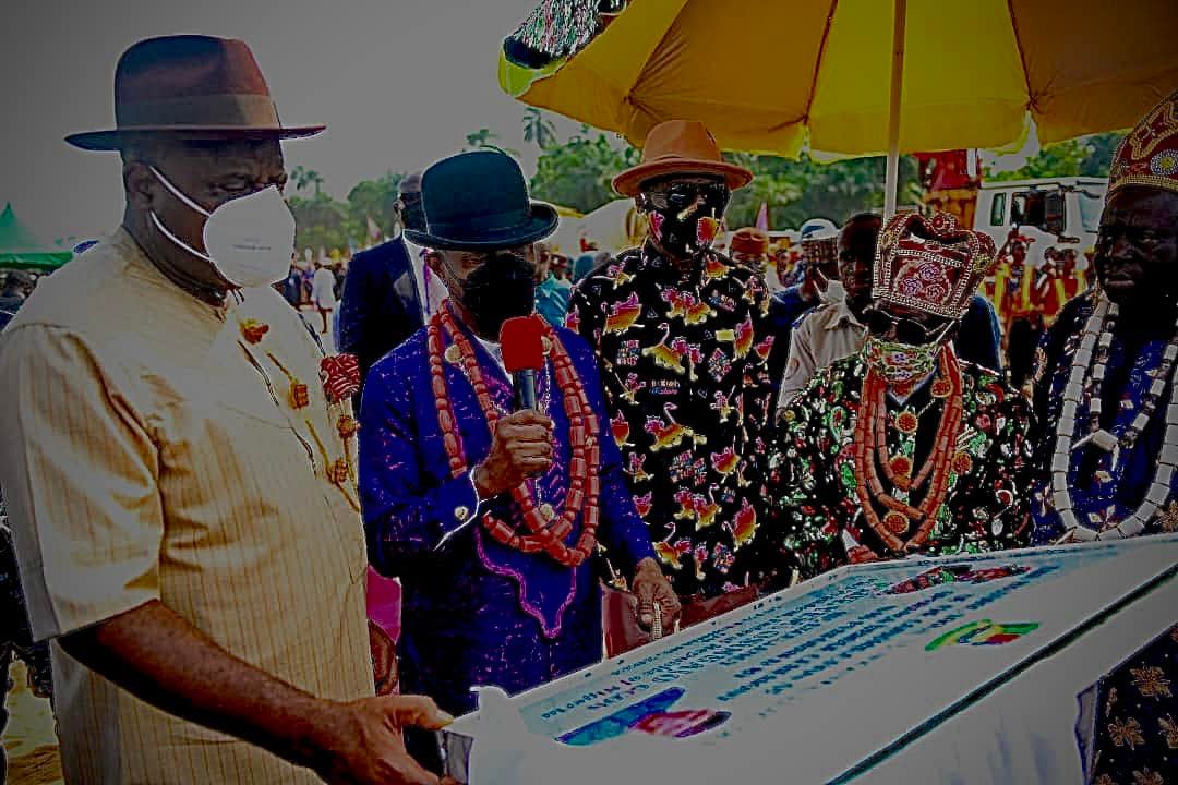 Vice President Yemi Osinbajo dazzles in Ijaw outfit complimented with a hat and walking stick during his during engagements in Bayelsa