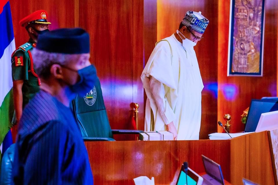 President Muhammadu Buhari swears-in seven Commissioners of RMAFC as he presides over his administration's last FEC meeting