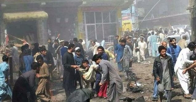 Chaotic scene after suicide bombers attacked Peshawar mosque