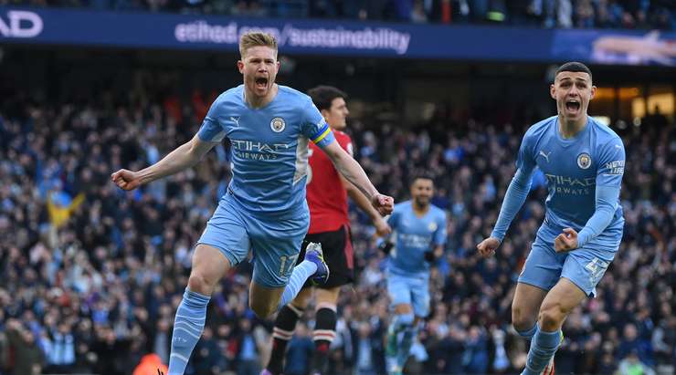 De Bruyne grabs brace for City