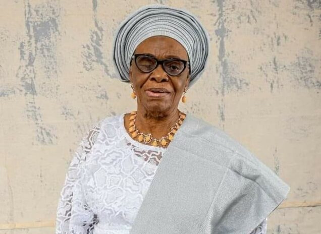 Mrs Muinat  Lawal-Akapo, mother of Oba Omogbolahan Lawal, the  Oniru of Iru Kingdom in Lagos: dies at the age of 85 years.