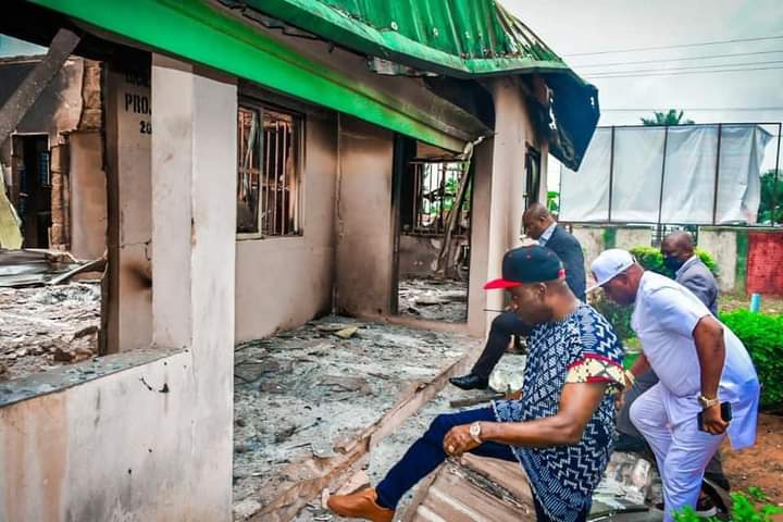 Gov Charles Soludo visiting the burnt Nnewi South LG Secretariat on Thursday