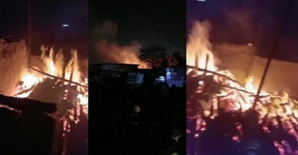 Fire in New Delhi slum