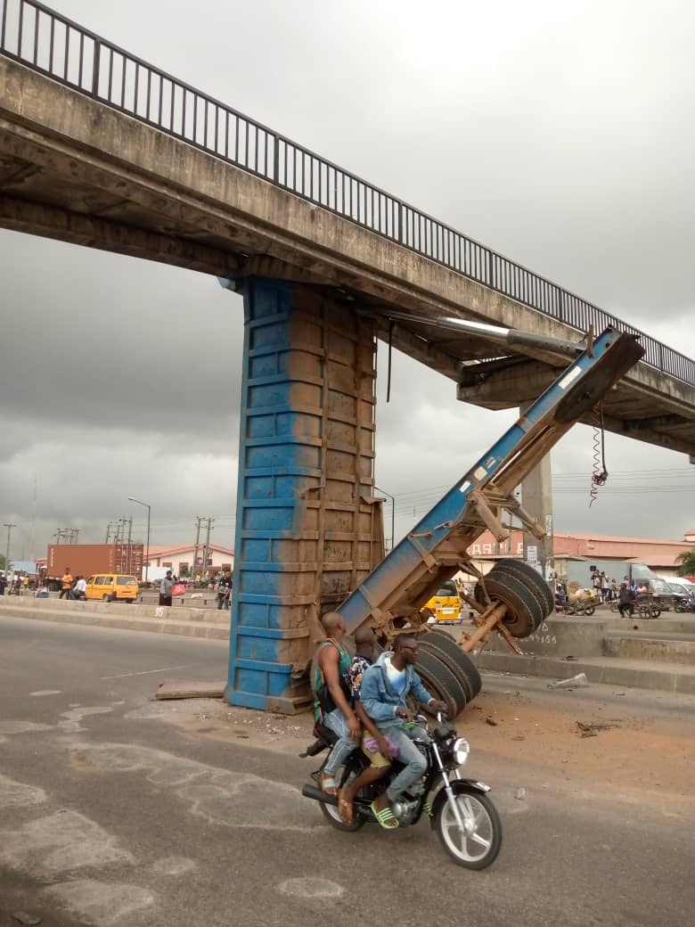 FG shuts Ijesha pedestrian bridge damaged by truck