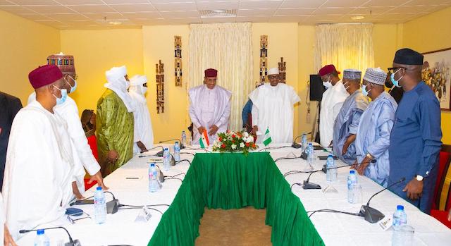 Nigerien and Nigerian officials meet