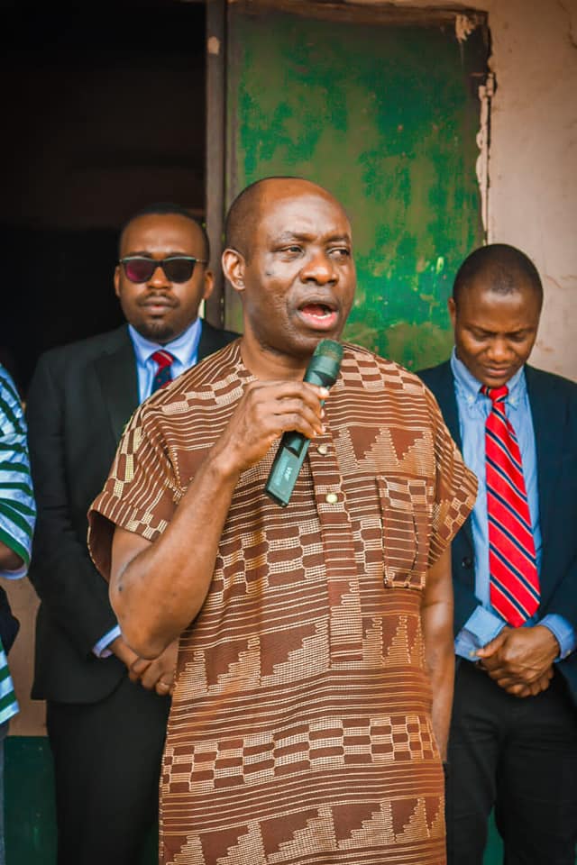 The Anambra governor-elect addressing the pupils
