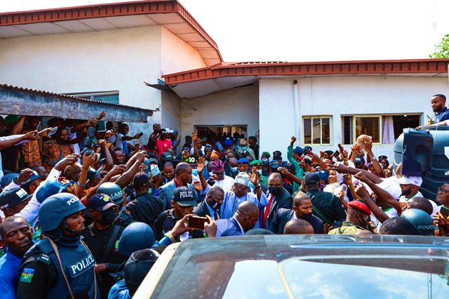 Huge crowd welcomed the APC National leader to Ondo