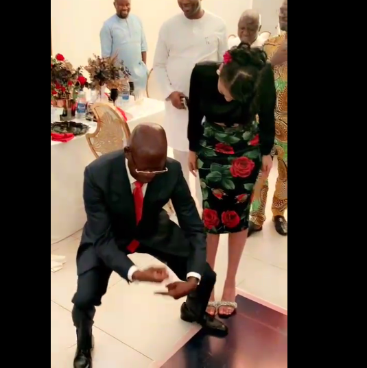 See what Oshiomhole is doing on the dance floor