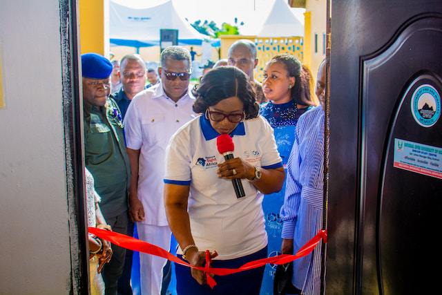 Edith Okowa commissioning the Sickle Cell clinic