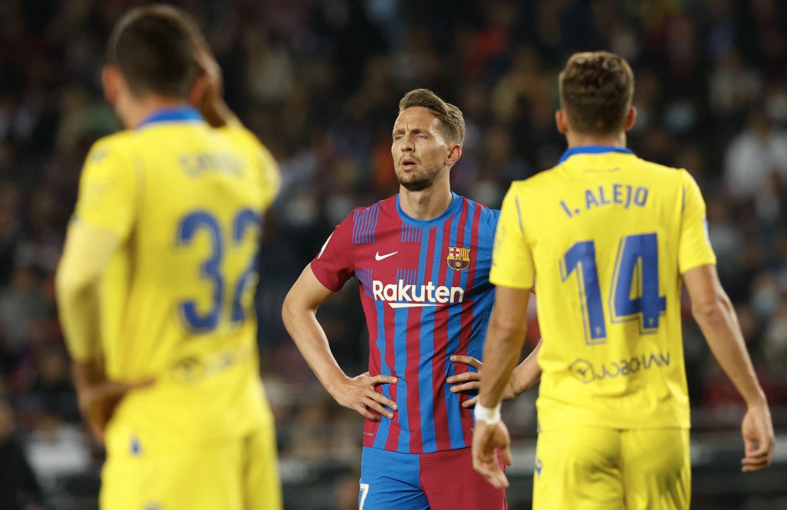 FC Barcelona's Luuk de Jong looks dejected after the match against Cadiz