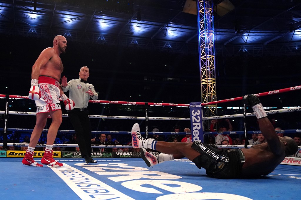 Fury knocked out Whyte