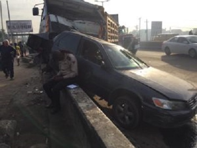 2 die, 5 injured in Lagos-Ibadan expressway accident