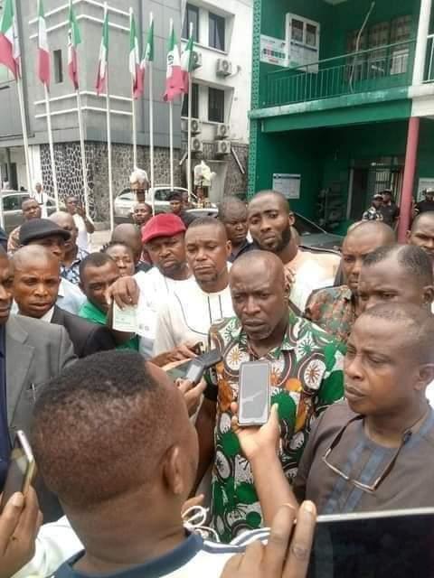 The aspirants for Rivers House of Assembly displaying evidence of payment for PDP forms