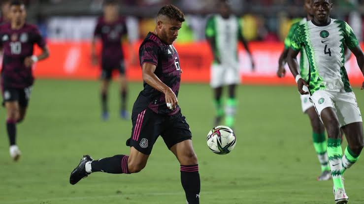 Mexico beat Nigeria's Super Eagles 2-1