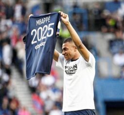 Mbappe signs for PSG till 2025