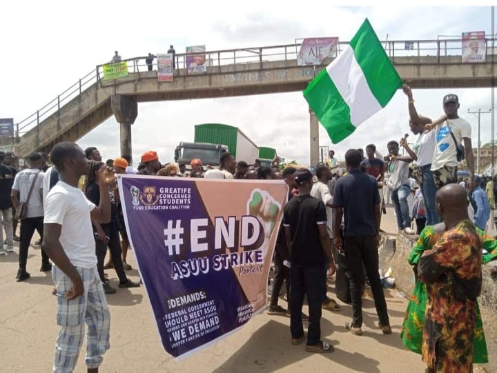 ASUU Strike: Students stage protest in Ibadan, disrupt movement