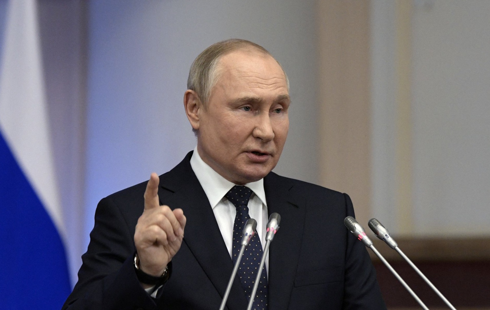 putin-orders-wagner-fighters-to-sign-oath-of-allegiance-p-m-news