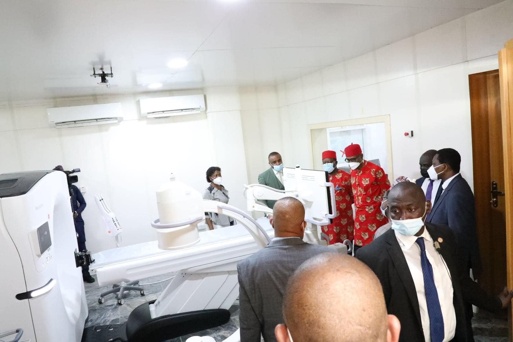 Buhari inaugurates the Cancer Centre at the King David University of Medical Sciences, built and equipped by the Federal Government under TETFUND and Ebonyi State Government in company of Gov. Dave Umahi