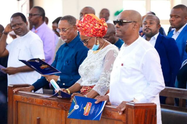 R-L: Governor of Rivers State, Nyesom Ezenwo Wike; Deputy Governor, Dr Ipalibo Harry-Banigo; former Rivers State governor, Sir Celestine Omehia and the Speaker, Rivers State House of Assembly, Rt. Hon. Ikuinyi Owaji-Ibani during a special thanksgiving service over victory on the oil well dispute between Rivers and Imo States, held at Paul’s Anglican Cathedral in Port Harcourt on Sunday.