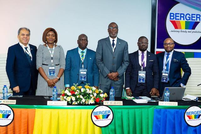 Abi Ayida, 3rd right and other Berger Paints officials