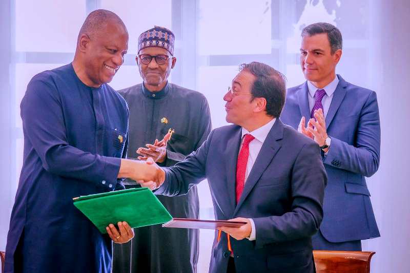 Minister of Foreign Affairs Geoffrey Onyeama and his Spanish counterpart after signing MoU
