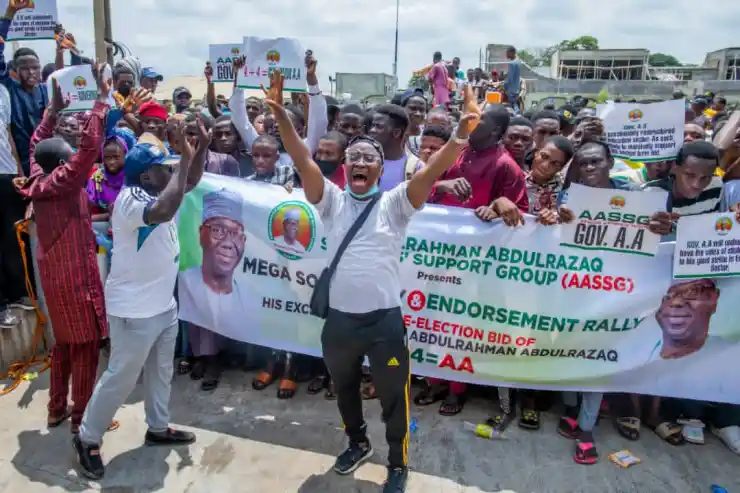 Kwara students under the aegis of AbdulRahman AbdulRazaq Students’ Support Group (AASSG) on Sunday staged a rally in Ilorin in support of the governor’s reelection bid.