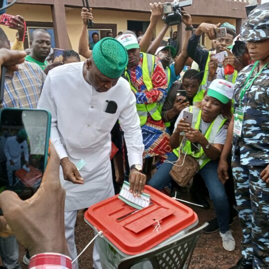 Biodun Oyebanji, APC candidate voting in the Ekiti governorship election (photo Ayo Efunla)