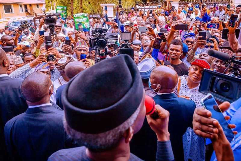 Osinbajo addressing his supporters