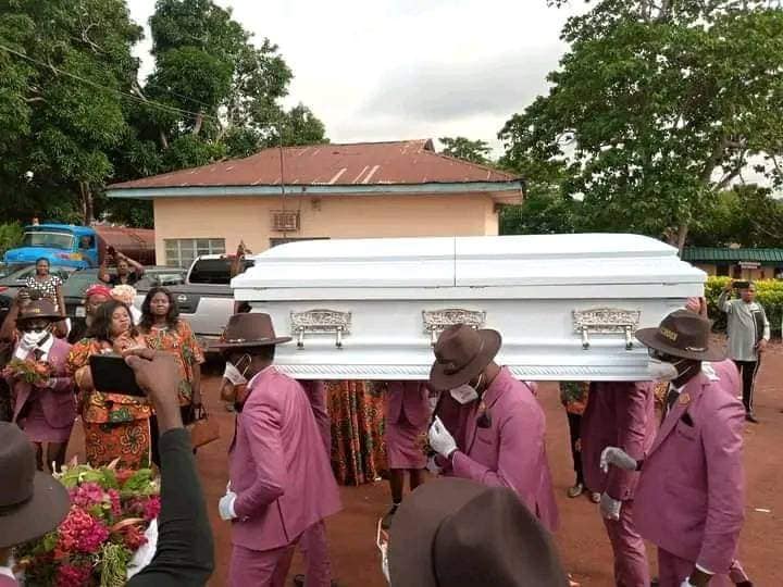 Gospel singer Osinachi begins final journey home