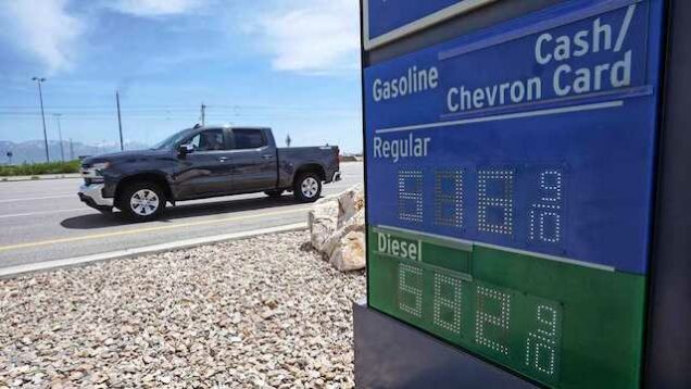 U.S. gasoline price hits historic level