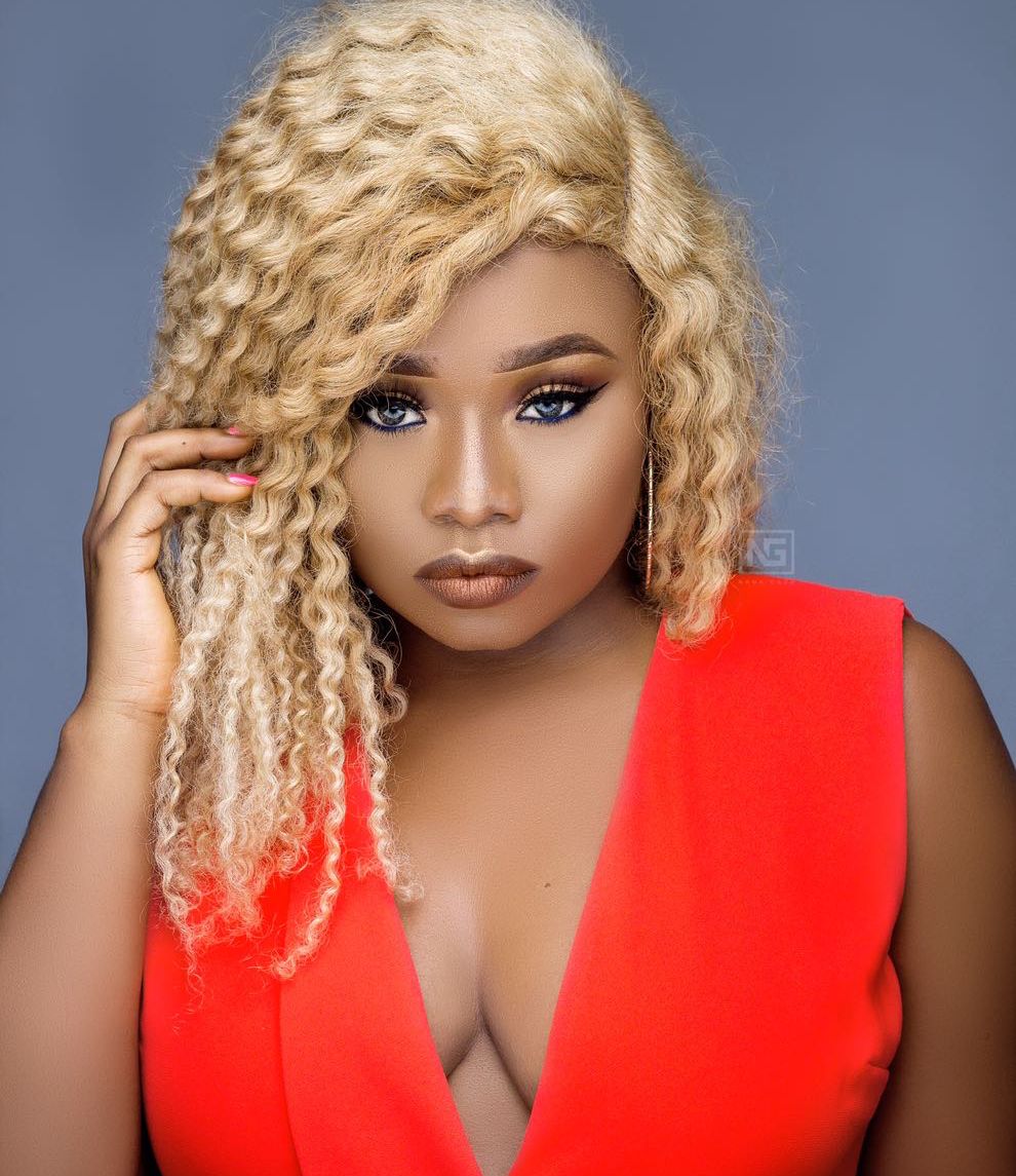 Celebrity make up artist, Vendajules