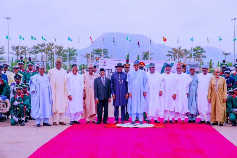 The president with Jonathan and others