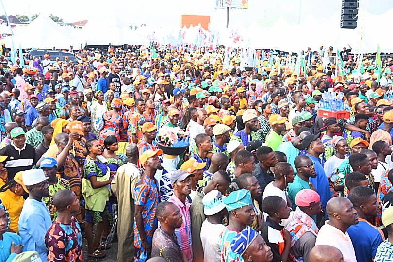 the massive crowd at the Mandela Park in Osogbo