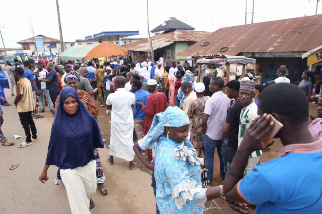 Voters in Ede in the ongoing Osun election