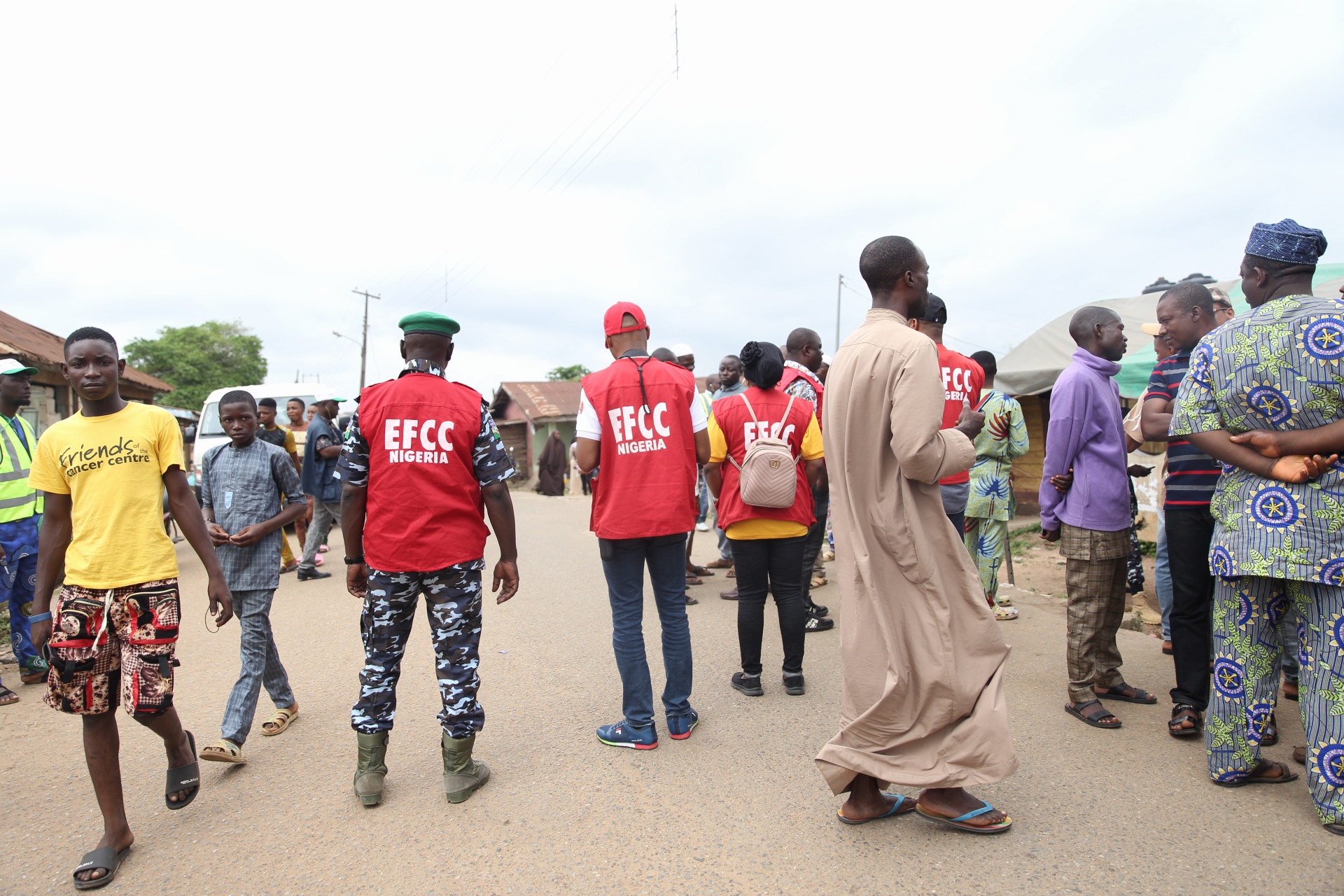 EFCC officials storm polling units in Adeleke's hometown (photos)