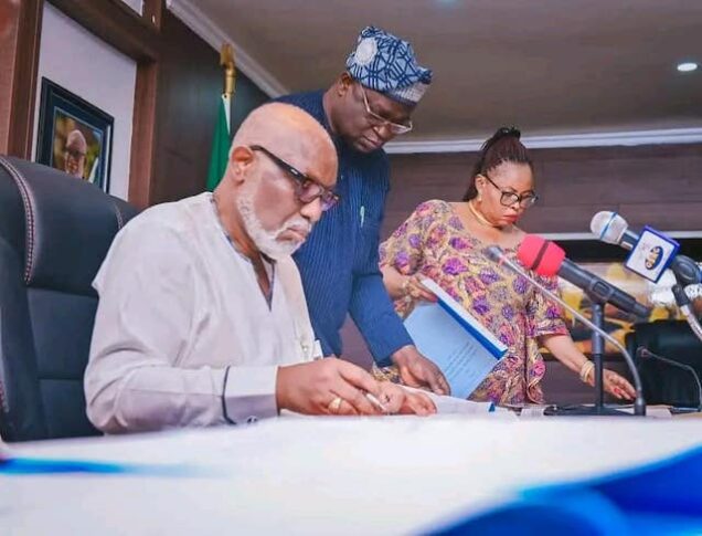 Governor Akeredolu signs the amended Amotekun law