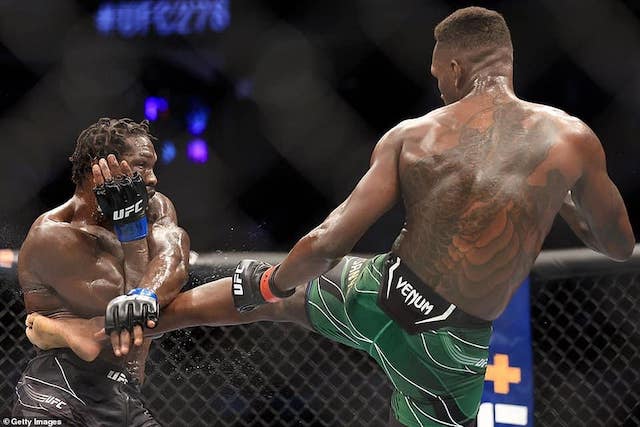 Israel Adesanya whacks Jared Cannonier