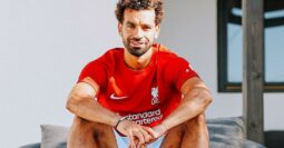 Mo Salah stays with Liverpool