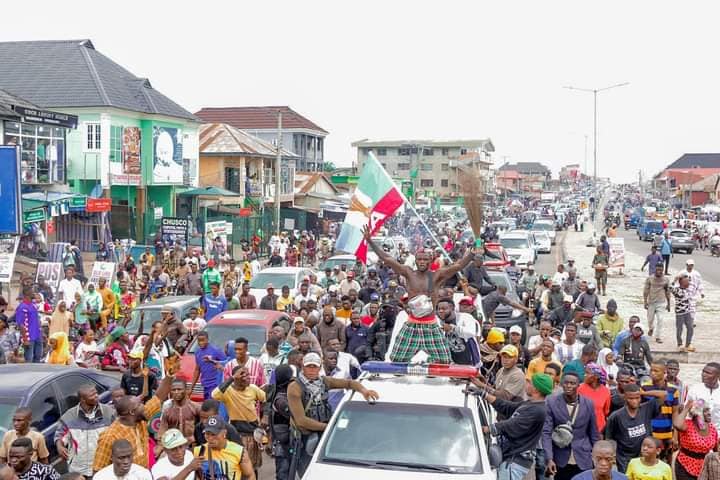 Massive crowd as APC recruits Zazu for road show