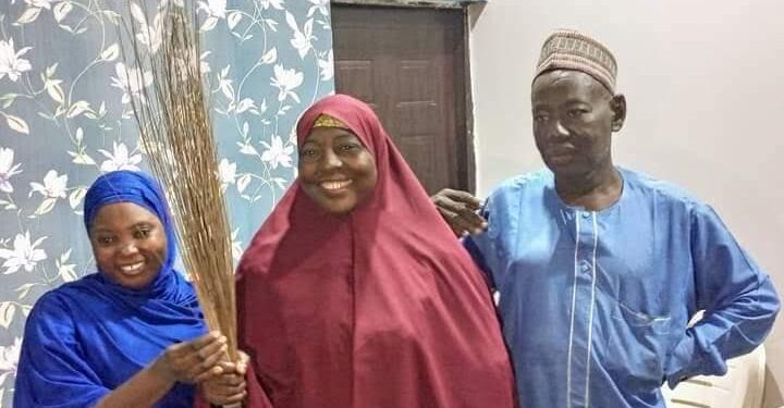 Hajiya Yar-Sokoto Jega (middle)