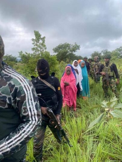 Troops and the hostages rescued by troops Operation Forest Sanity in Chikun Local Government Area of Kaduna state.