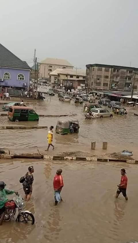 Flood take over road in Aba, the commercial nerve centre of Abia State