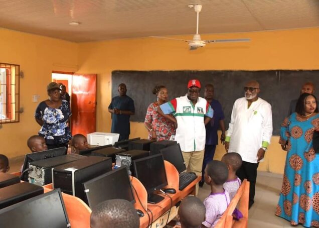 Governor Akeredolu inside a public primary school in Ondo State