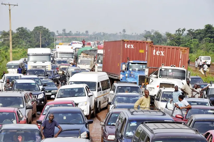 Traffic gridlock on Lagos-Ibadan Expressway