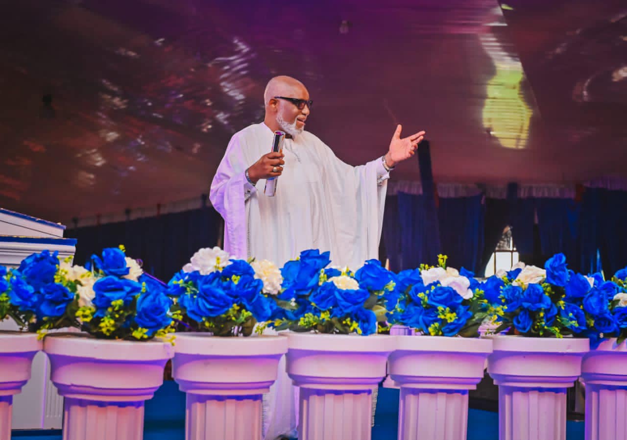 Akeredolu speaks on "Emi Lokan", says Nigerians must shun religious division