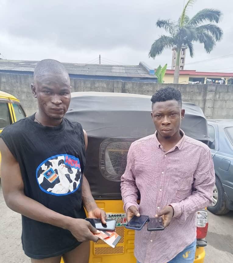 Members of a notorious one-chance gang operating with a tricycle in Surulere area of Lagos, Usman Hussani and Ebuka Ukechukwu: Arrested by police