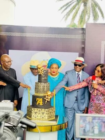 L-R: Speaker, Rivers State House of Assembly, Rt. Hon. Ikunyi-Owaji Ibani; former Rivers State governor, Dr. Peter Odili; Hon. Justice Mary Odili; Governor of Rivers State, Nyesom Ezenwo Wike and his wife, Hon. Justice Suzette Nyesom-Wike; Abia State governor, Dr. Okezie Ikpeazu and Benue State governor, Samuel Ortom during the 74th birthday celebration of Dr. Odili in Port Harcourt on Monday.