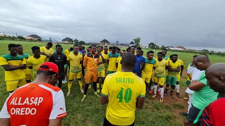 Shaibu (in jersey No. 40, addressing his team mate during training)