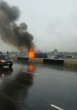 Fire guts vehicle on Third Mainland Bridge