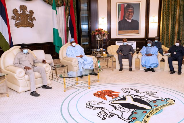 Buhari with his guest and others in Abuja